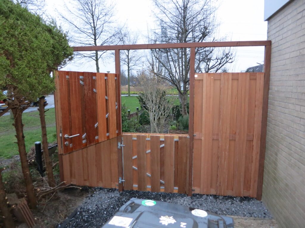 hardhouten-staldeur-plaatsen-2